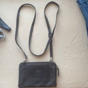 Small cross body with lots of compartments brown leather